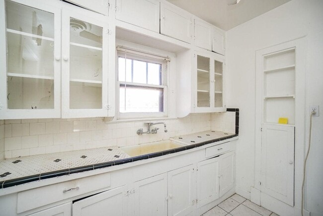 Photo - 4316-4312 Jack St