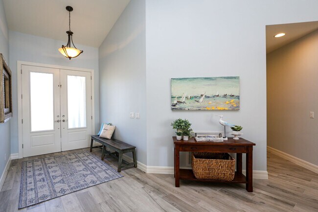 Photo - 1480 Curlew Ave