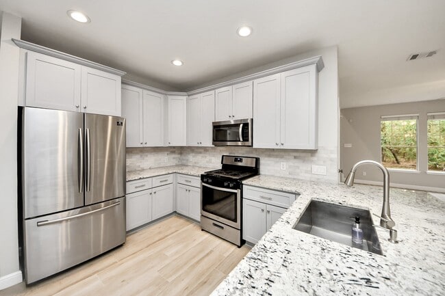 Building Photo - 66 Scarlet Woods Ct