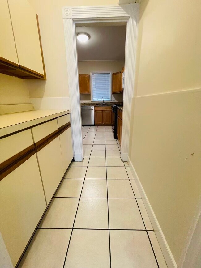 Photo - 158 Kelton St Unit 2
