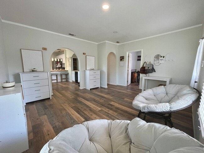 Photo - Stunning 3 bedroom, 2 bath home AVAILABLE NOW!