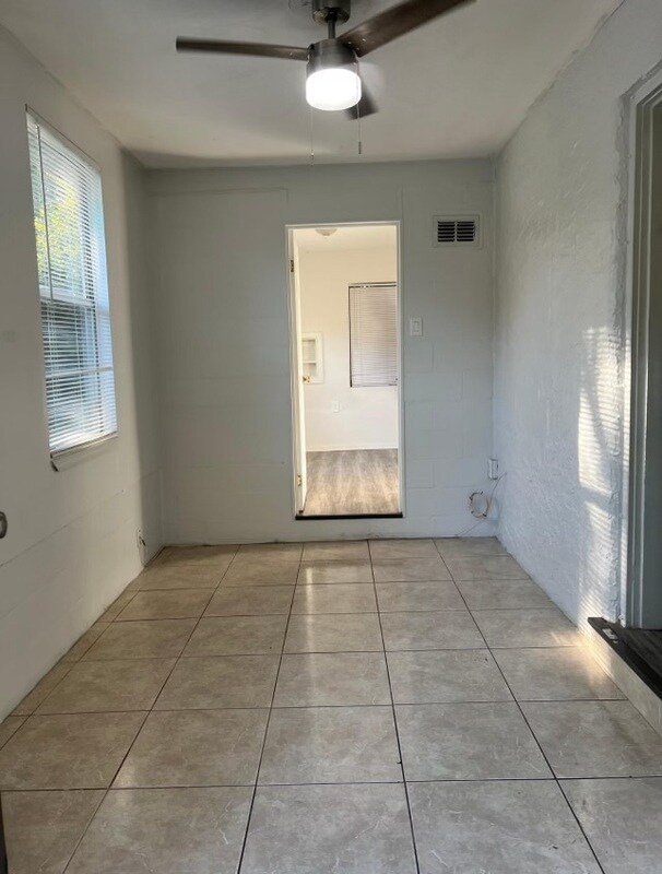 Photo - 3024 W 1st St