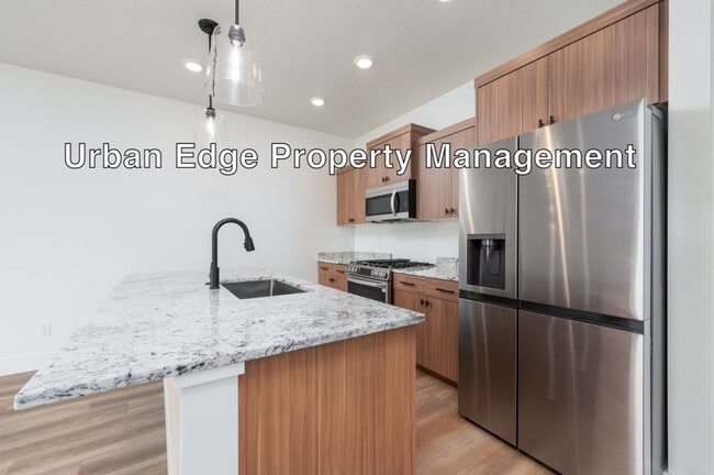 Newer Town Home off Garrity Exit in Nampa - Newer Town Home off Garrity Exit in Nampa