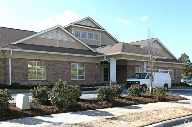 Photo - Claremont Courts Apartments