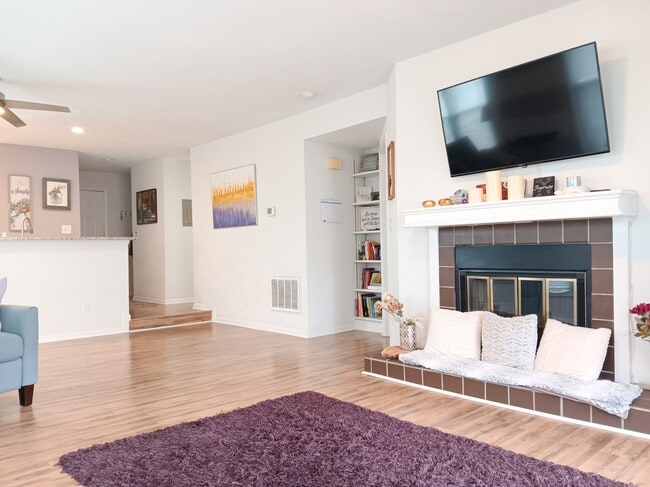 Building Photo - 9033 J M Keynes Dr Unit #42