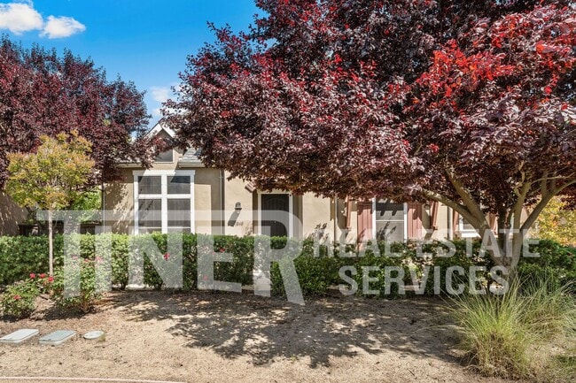 Photo - 1040 Matthews Run Way