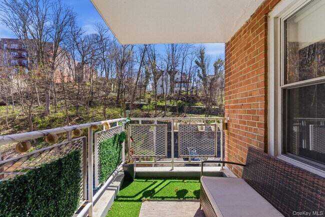 250 N Broadway Unit 5B