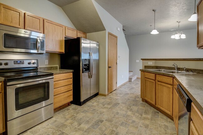 2200-2226 Landmark Circle, 2160-2190 Landmark Circle