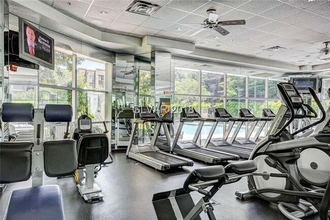 Photo - Gorgeous Mid Rise Unit For Lease !! Unit 304