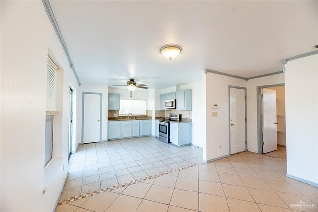 Photo - 14 W 40th St