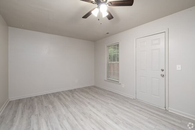 Photo - 3302 Beck St