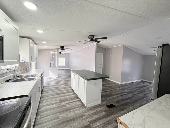 Photo - 5050 Box Wood Ct