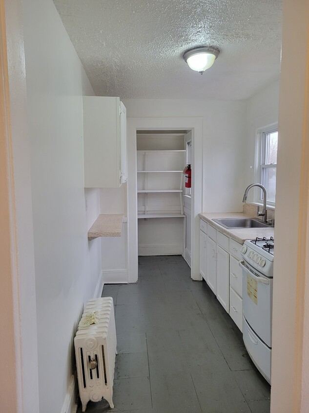 Kitchen - 21 New Walnut St (North Plainfield, NJ)