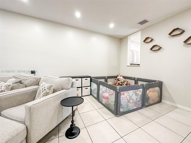 Photo - 130 Riverwalk Cir