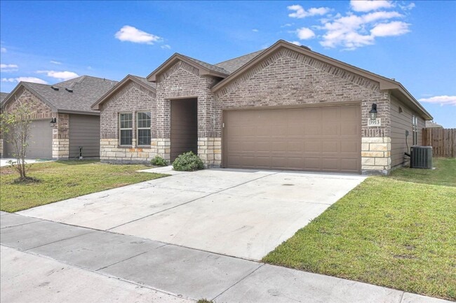 3913 Jayden Dr