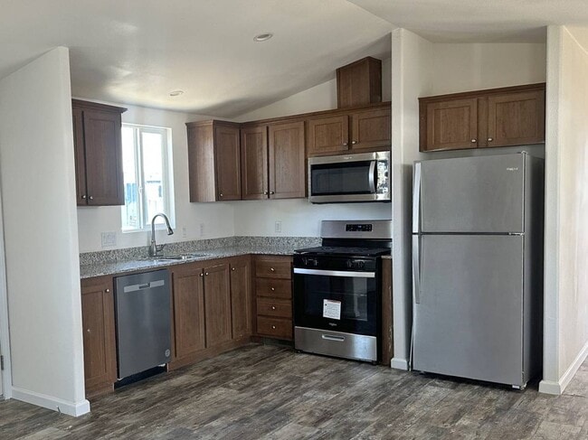 Photo - 1470 Elizabeth St