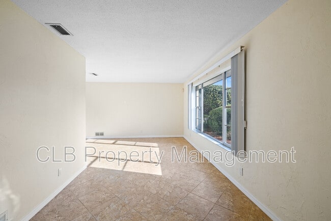 Photo - 1436 Suwanee Rd