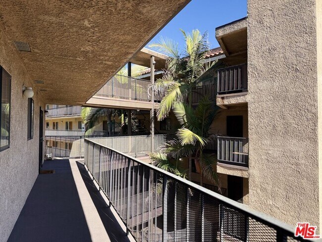 5036 Echo St Unit 308