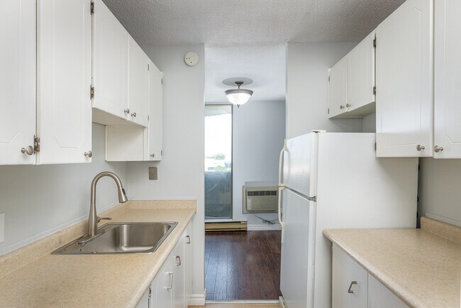 Photo - INCLUSIVE TWO BEDROOM APARTMENT STEPS FROM WHITEOAKS MALL Unit 412