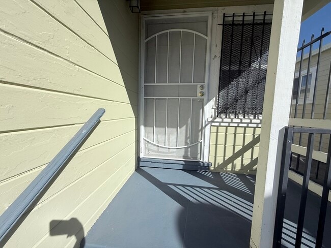 Building Photo - 9006 A St