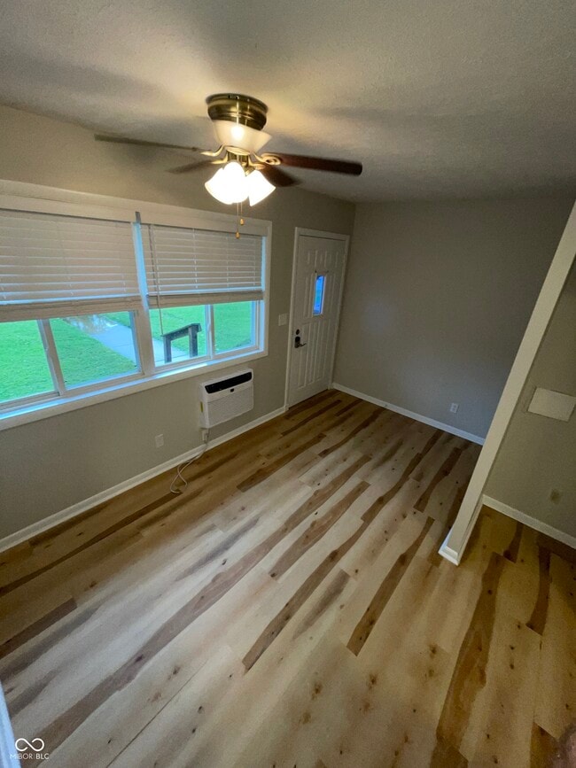 Photo - 959 W McKay Rd