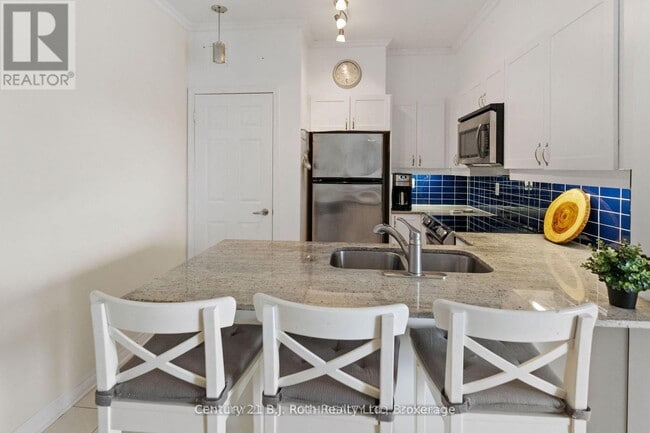 Photo - 354 Atherley Rd Unité 211