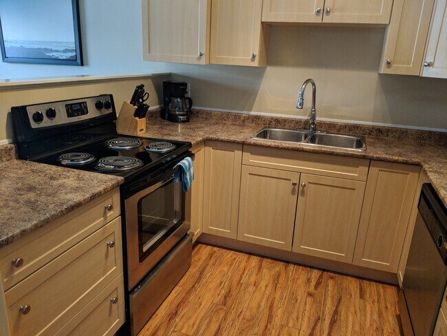 Photo - 10209-10217 17 St