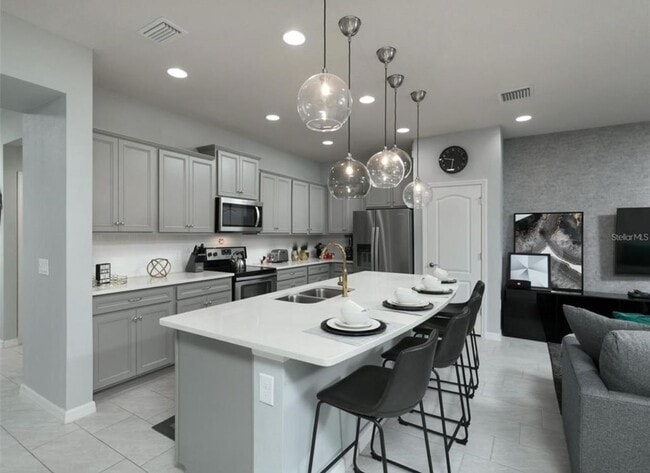 8813 Geneve Ct
