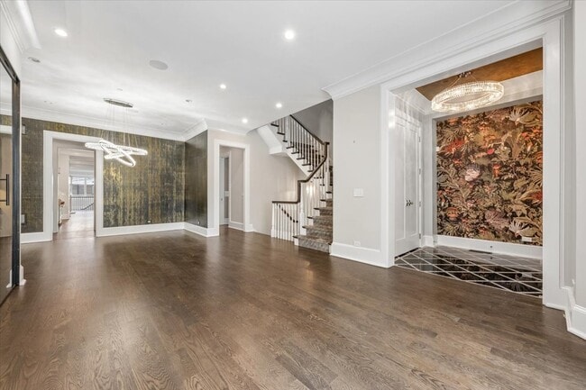 Photo - 458 W Deming Pl