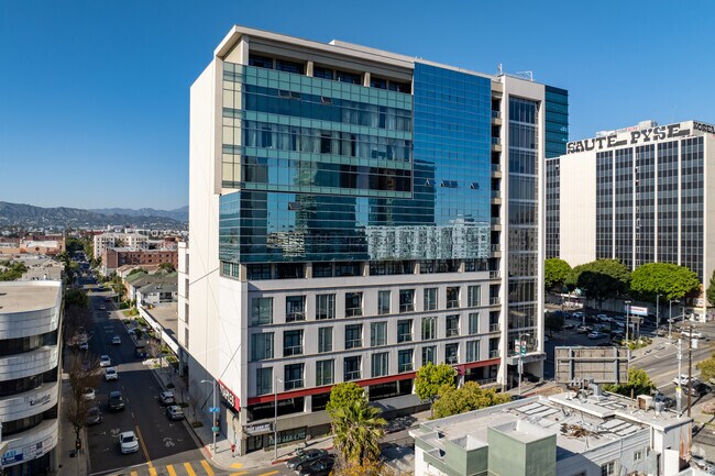 Primario - The Summit on Sixth