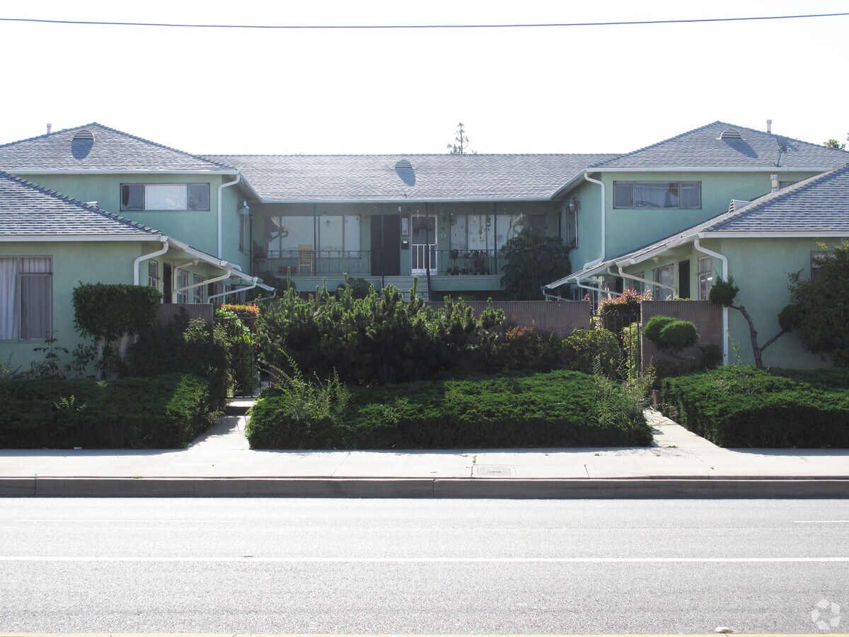 Primary Photo - 15610 S Normandie Ave