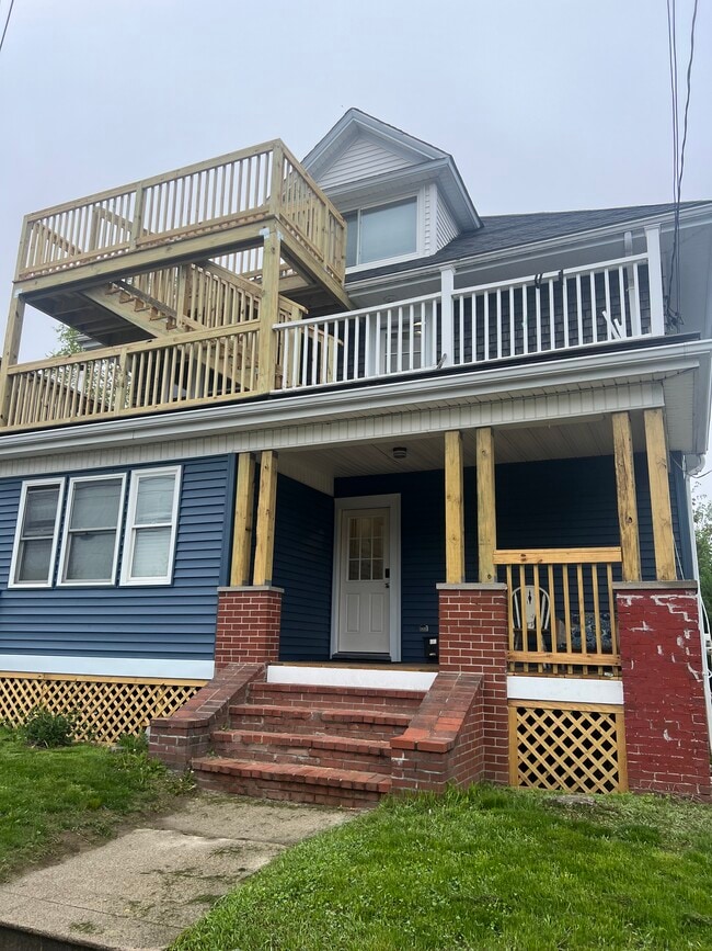 Building Photo - 214 Sabattus St