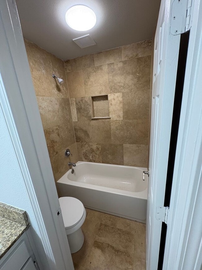 Photo - 2 Bedroom 1 Bath Apartment Close to Campus! Available Now!