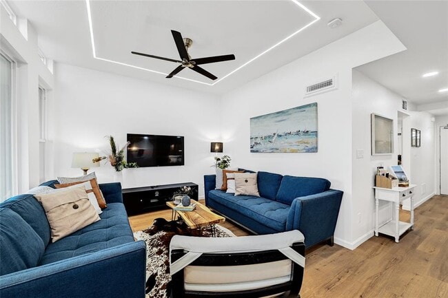 Photo - 225 Comanche Ln