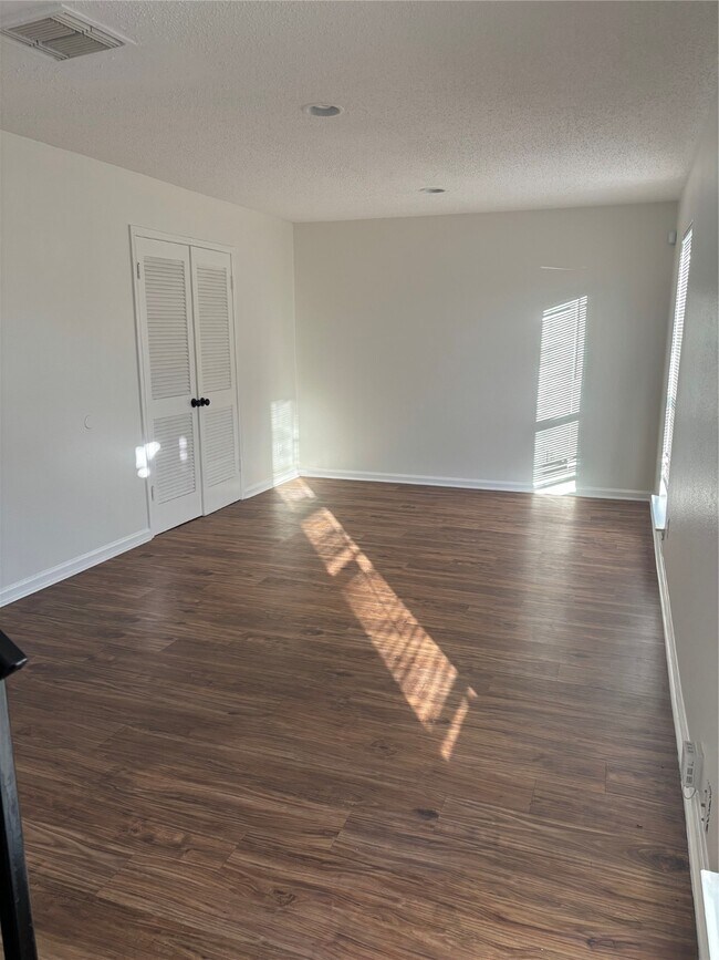 Photo - 4322 Woodmont Dr