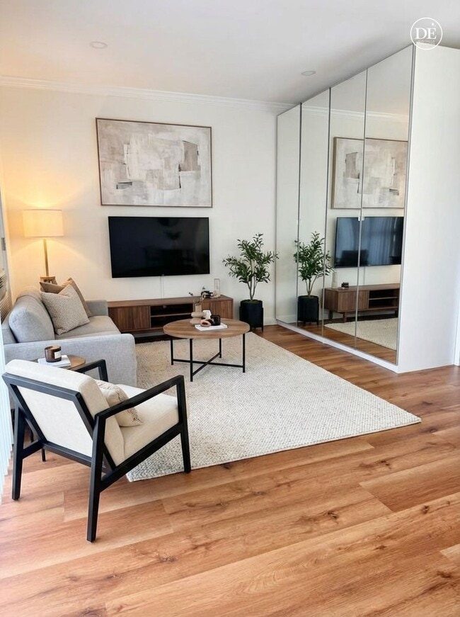 Photo - 1316 N Hollywood Way Unit B