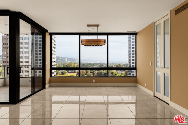 Photo - 10350 Wilshire Blvd Unidad 901