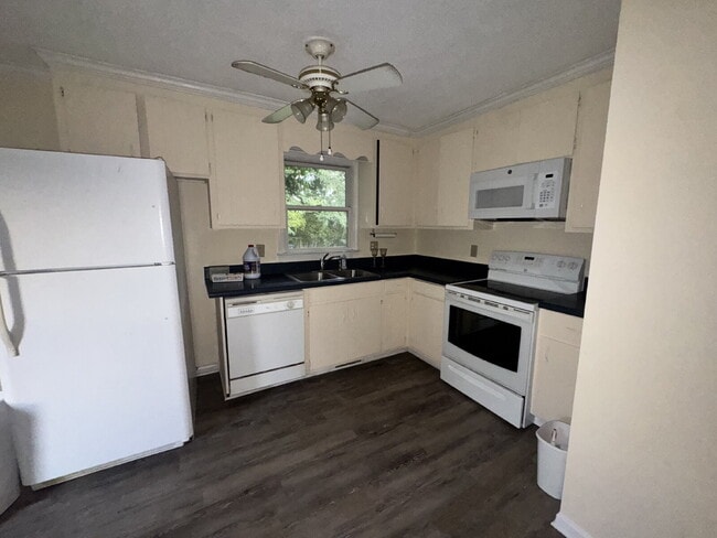 Photo - 3 Bedroom Home w/ Yard Space in West Union