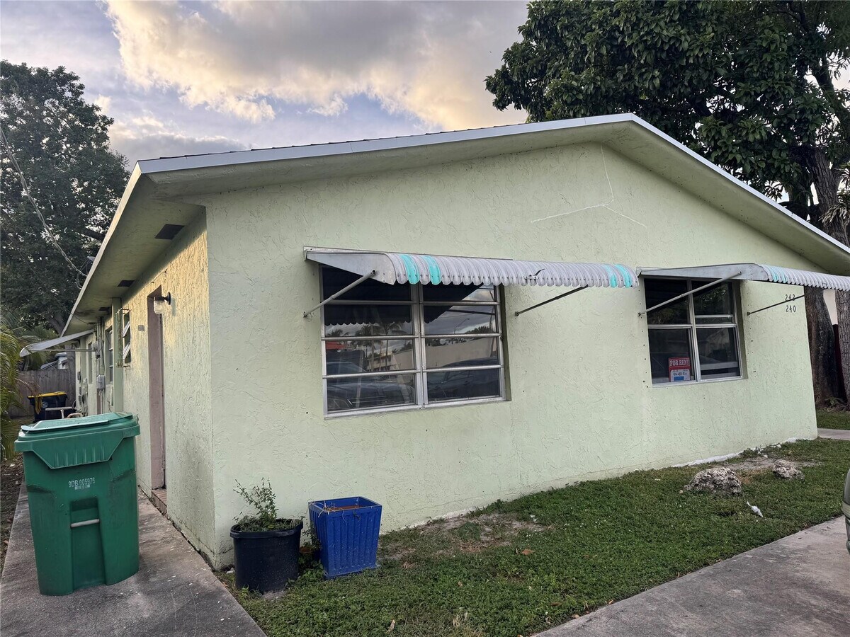 Photo - 240 SW 1st Ave