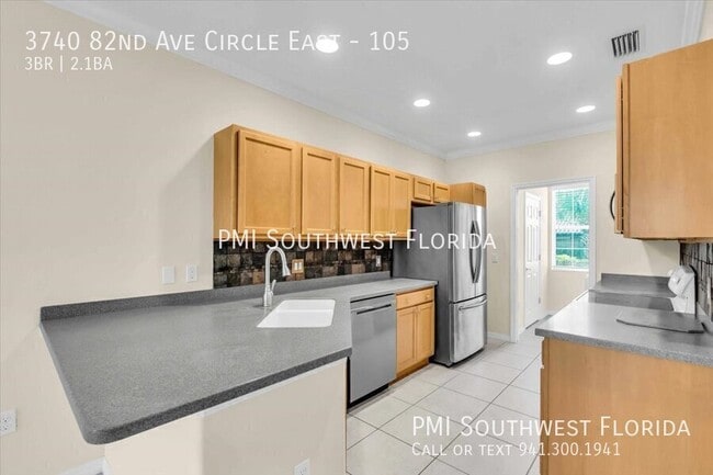 Photo - 3740 82nd Ave Cir E Unidad 105