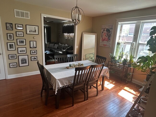 Photo - 3345 Salena St