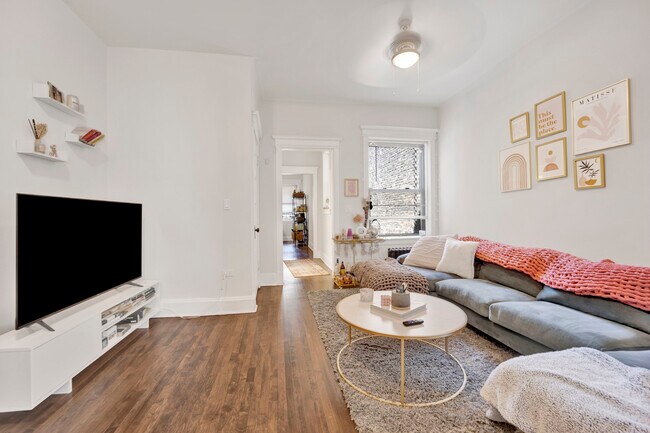 Photo - 1006 W Dakin St