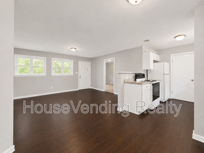 Photo - 619 Tarpley St