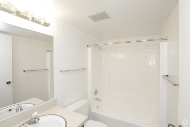 2 habitaciones A- Baño - Prairie Pointe