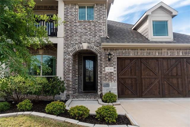 Photo - 1630 Thurlow Trl