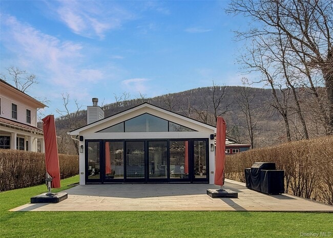 Photo - 12 Hudson River Ln