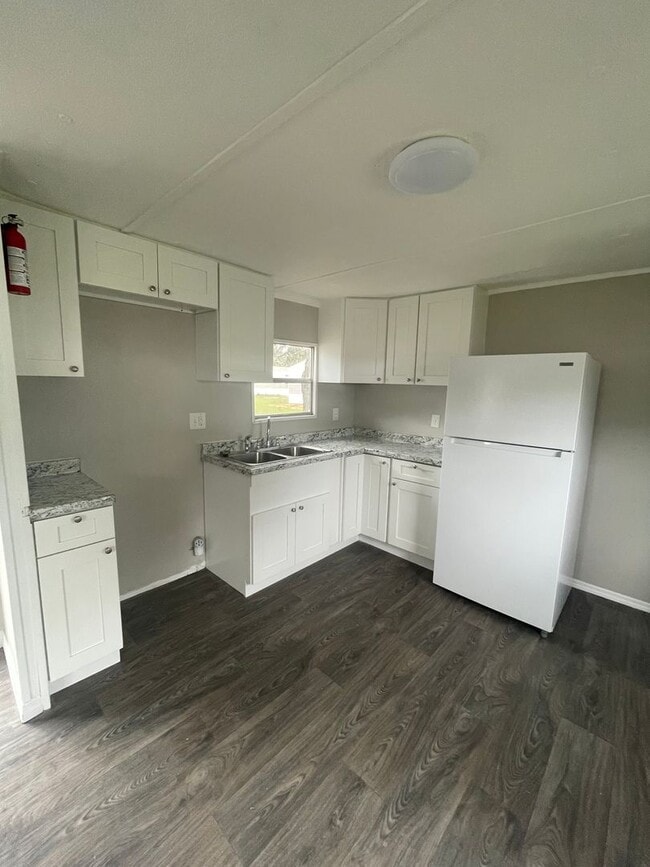 Building Photo - Welcome Home to Silver Lake Unit Lot 28