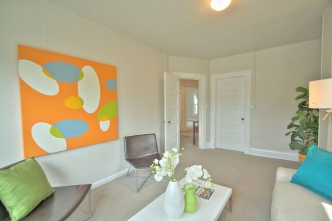 Photo - 620 Malden Ave E Unit 4