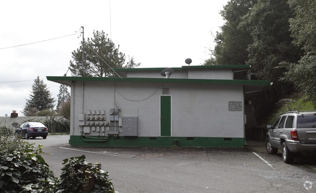 Hilltop Drive, 2991*