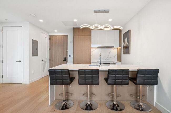 Photo - 45-30 Pearson St